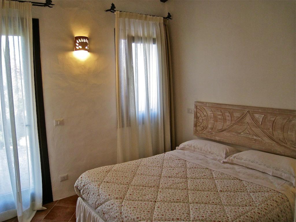 Le Tre Pietre Baja Sardinia Exterior foto