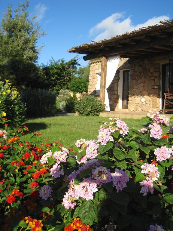 Le Tre Pietre Baja Sardinia Exterior foto